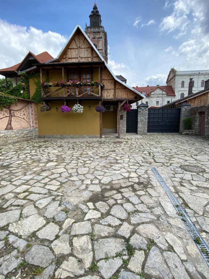 Spadok Hotel Kamjanets-Podilsky Buitenkant foto